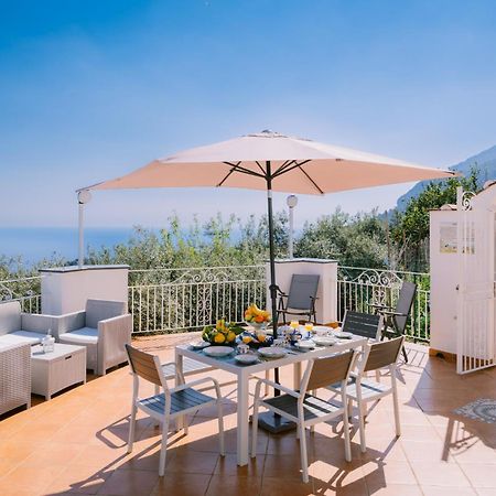 Infinity Experience Casa Vacanza Incantevole Con Terrazzo Scala Exterior photo