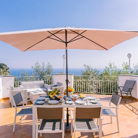 Infinity Experience Casa Vacanza Incantevole Con Terrazzo Scala Exterior photo