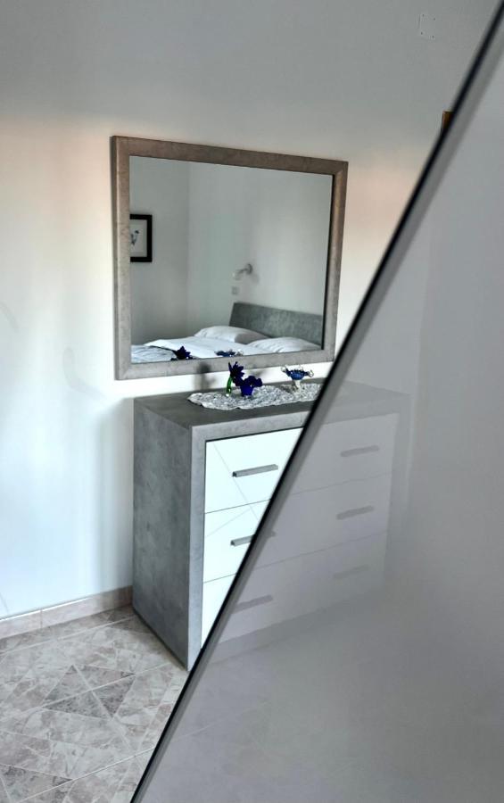 Infinity Experience Casa Vacanza Incantevole Con Terrazzo Scala Exterior photo