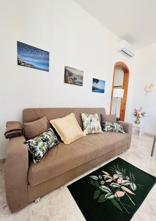 Infinity Experience Casa Vacanza Incantevole Con Terrazzo Scala Exterior photo