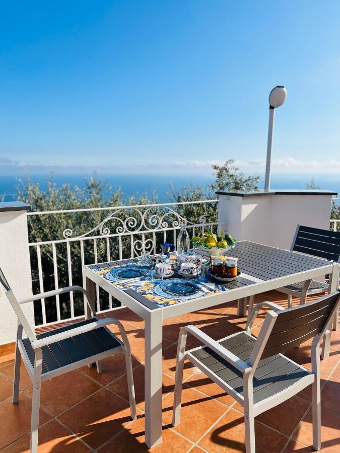 Infinity Experience Casa Vacanza Incantevole Con Terrazzo Scala Exterior photo