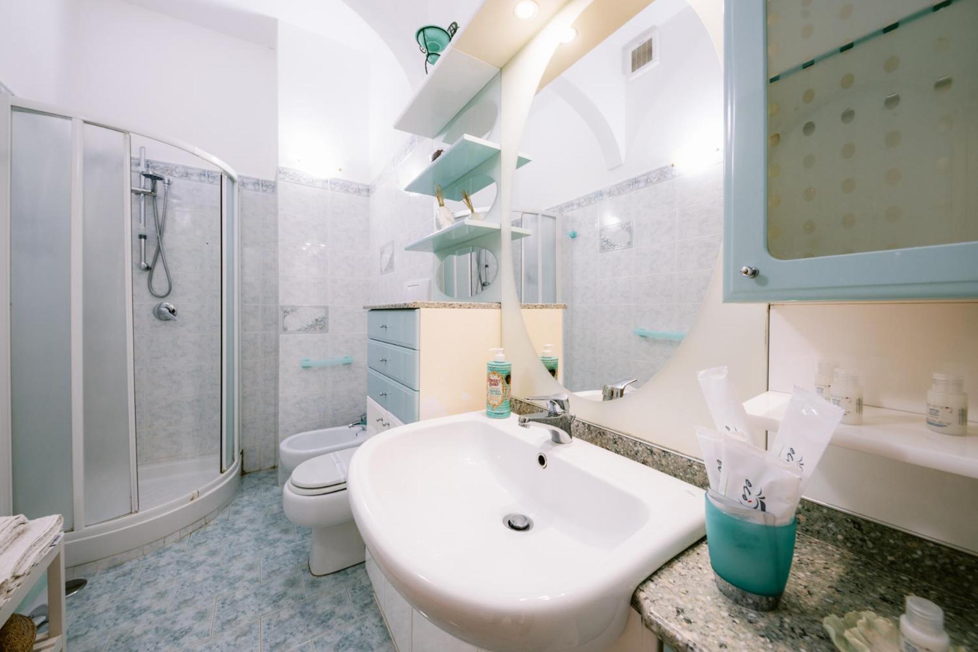 Infinity Experience Casa Vacanza Incantevole Con Terrazzo Scala Exterior photo